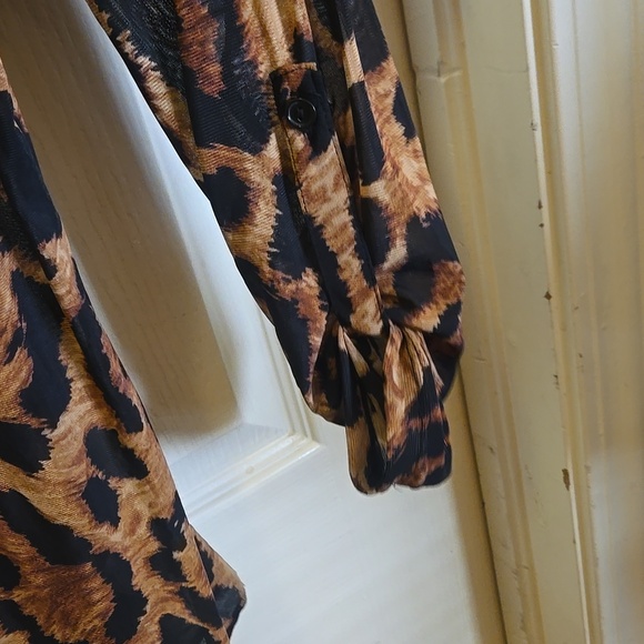 DNA Couture Leopard Print Blouse - Picture 3 of 7